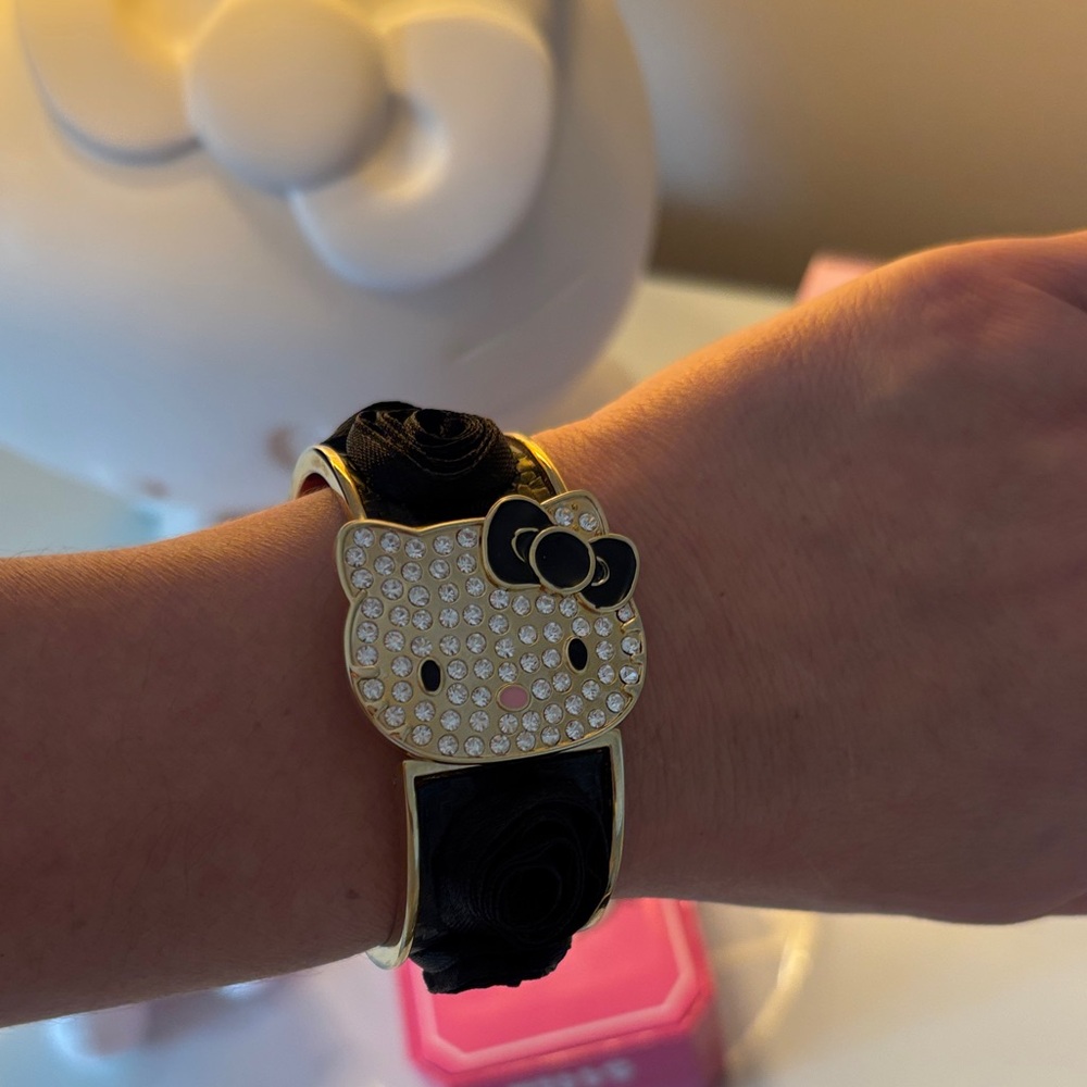 Hello Kitty Pink Watch - Picture 4 of 5
